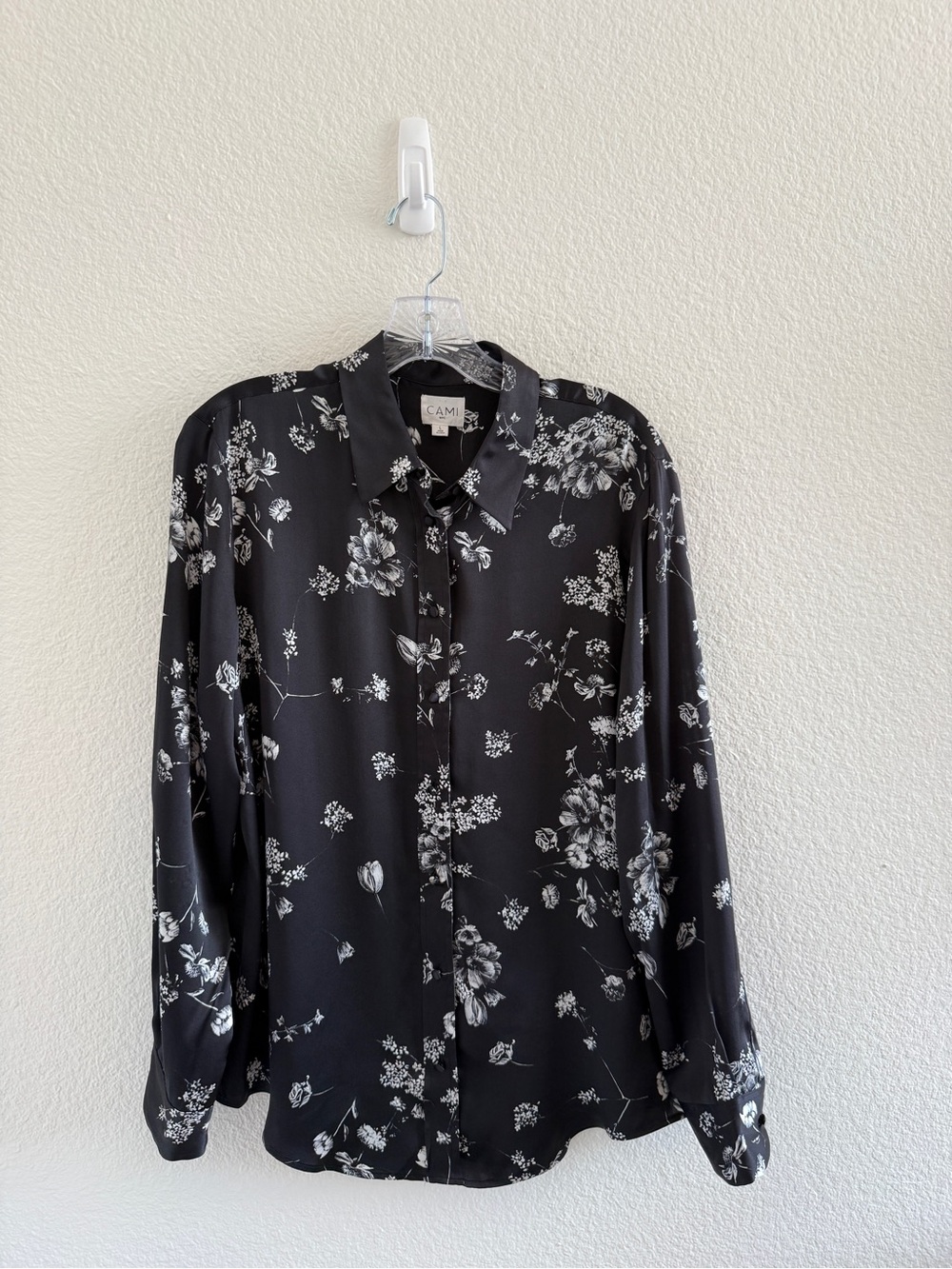 100% Silk Cami NYC Black and White Floral Button-Down Shirt